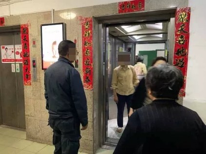 上海4萬多臺小區(qū)老電梯，多少維修難難難？電梯驚魂，傷不起！