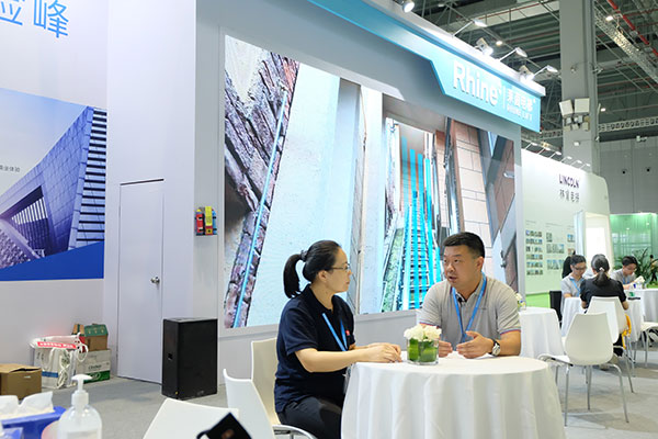 萊茵電梯展位位于6.2號(hào)館6D08展區(qū)，主題為&ldquo;讓人生沒有險(xiǎn)峰&rdquo;