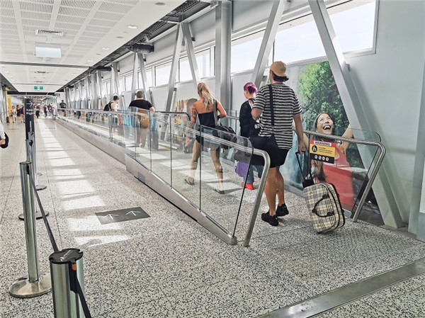 3-THYSSENKRUPP iWALKS FOR Lo<em></em>nGEST PEDESTRIAN BRIDGE IN U.S.