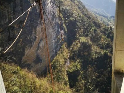 世界最長(zhǎng)斜行電梯在鄂誕生！院長(zhǎng)率6名檢驗(yàn)師實(shí)施安裝監(jiān)督檢驗(yàn)！