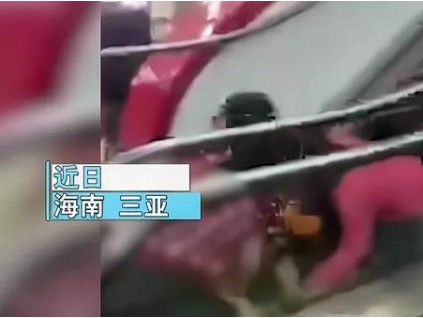 救救孩子！三亞一兒童被卡入扶梯…母親撕心裂肺喊叫聲…