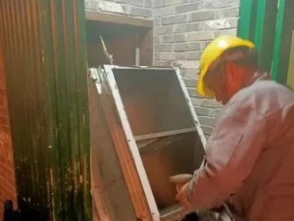 上海市市場(chǎng)監(jiān)管局:使用未經(jīng)監(jiān)檢雜物梯，餐廳被罰15萬(wàn)！雜物梯拆除！