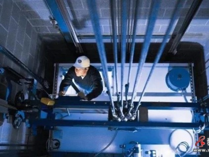 電梯人哪個(gè)不是一邊不想干了，一邊又繼續(xù)埋頭修梯...