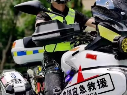 這么拉風(fēng)的電梯搶修救援車(chē)，每個(gè)電梯人都需要配一輛！