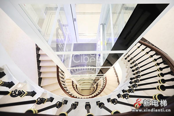 純凈北歐風(fēng)家用電梯五面觀光