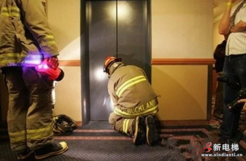 電梯下墜
