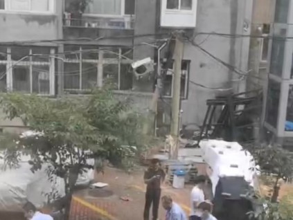 青島加裝電梯工人墜落事故進(jìn)展