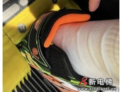 香港將軍澳扶手電梯夾男童腳后續(xù)，男童父親質(zhì)疑電梯出問題