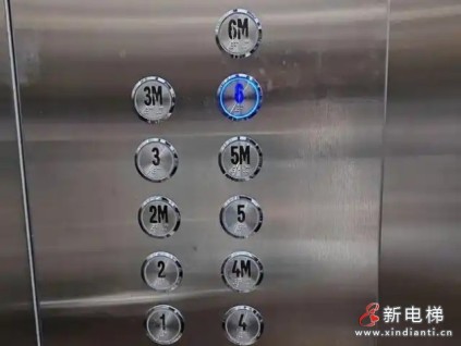 上海長(zhǎng)寧一小區(qū)6層的錯(cuò)層戶(hù)型加裝電梯后變成電梯直接入戶(hù)“全市首例”！