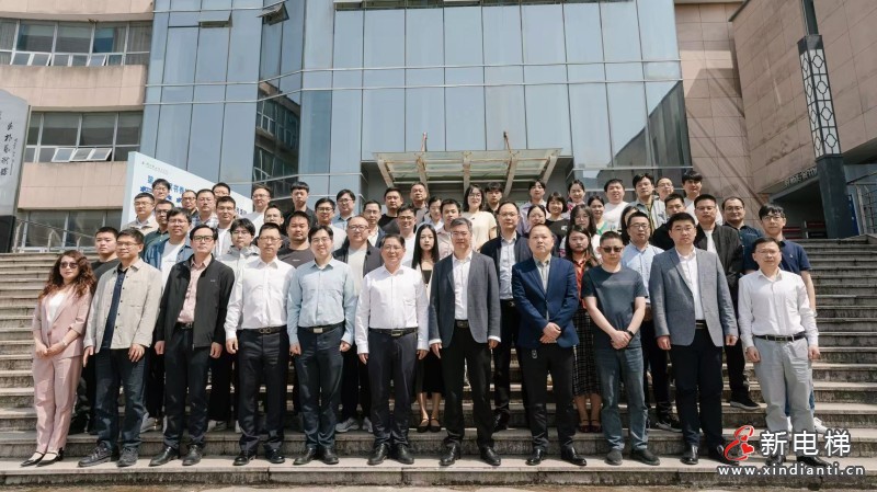 聚力產(chǎn)教融合 賦能AI時(shí)代 人工智能賦能智能制造高質(zhì)量發(fā)展研討會(huì)在湖州召開(圖9)