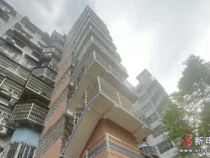 廣州荔灣區(qū)某小區(qū)加裝的一部電梯出現(xiàn)樁基下沉、外墻開(kāi)裂 已經(jīng)停運(yùn)3年