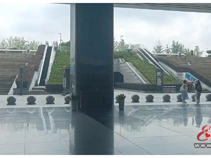 長沙南站東廣場出站口室外扶梯10天內(nèi)停運(yùn)2次