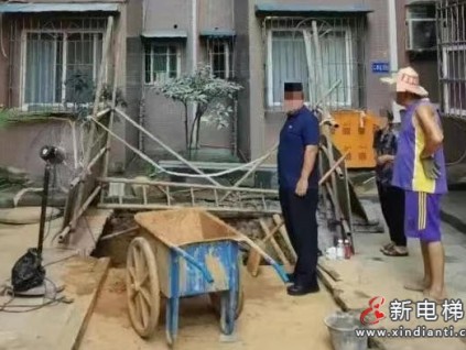 重慶某小區(qū)法院張貼《禁止令》讓56戶居民圓期盼已久的“電梯夢”