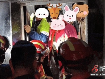 陜西武功縣某小區(qū)電梯突發(fā)故障！10余人被困