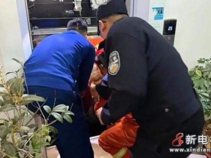 山東臨朐公安大年初一成功處置電梯困人事件，14人安全獲救